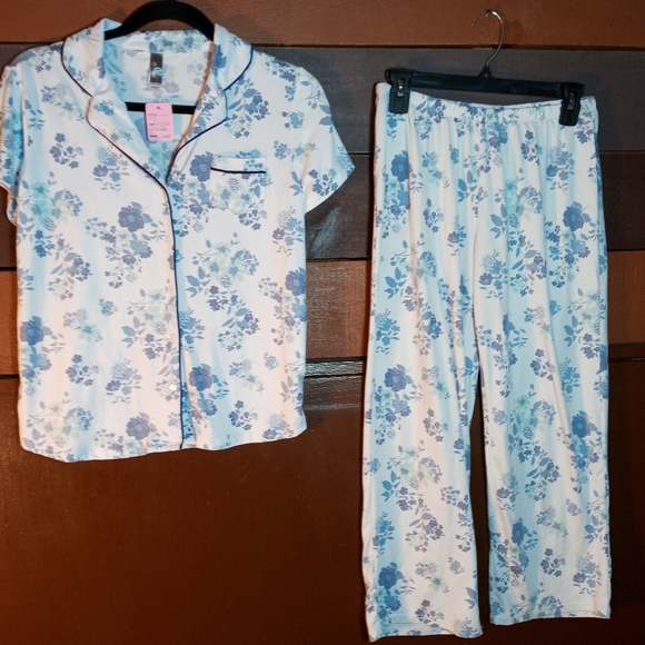 PJ Couture Gorgeous small Short Sleeve Button Top With Matching Pants - Picture 5 of 10